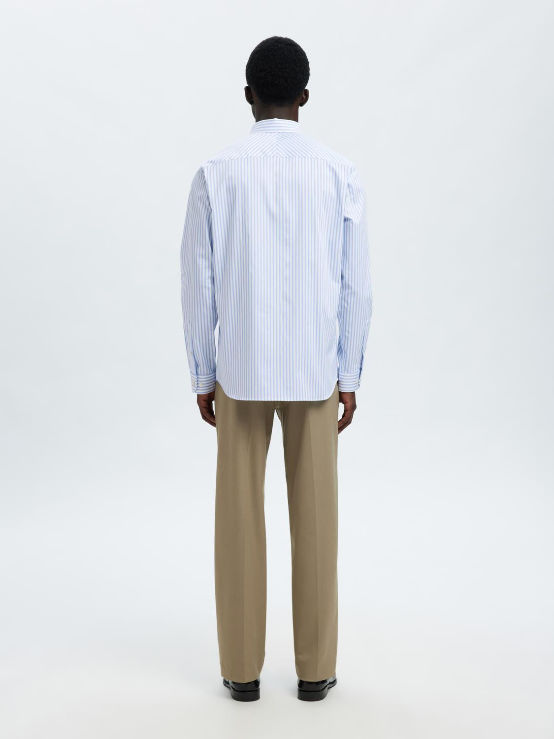 model_shot-back